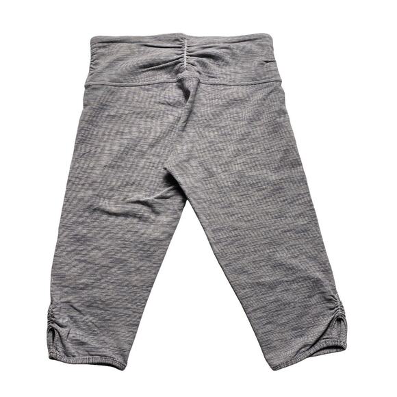 Lululemon Cropped Leggings Sz 4 Gray Striped Ruched Hem Capri Yoga Pants - Picture 2 of 9